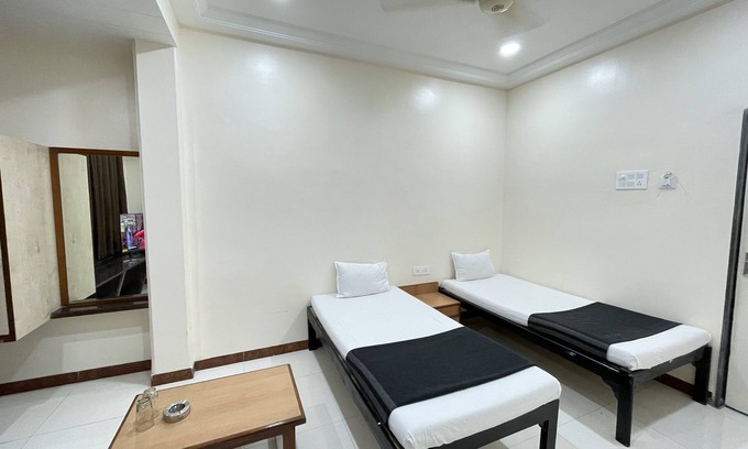 Latur Hotel | Hotel Rajdhani