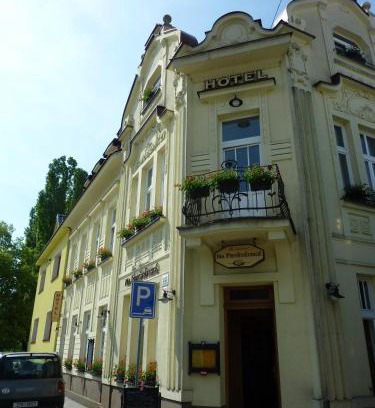 Karvina Hotel | Hotel & Restaurant Na Fryštátské