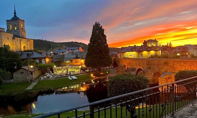 Molinaseca Hotel | Hotel Rural Pajarapinta