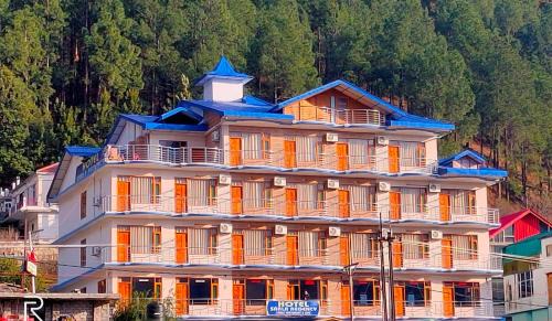 Shamshi Hotel | Hotel Sarla Regency
