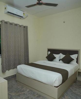 Shivaji Nagar House | Hotel Shine