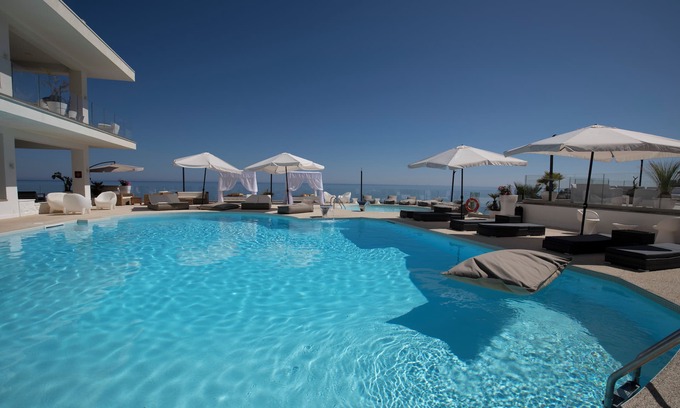 Torre Colonna-sperone Hotel | Hotel Sporting Club