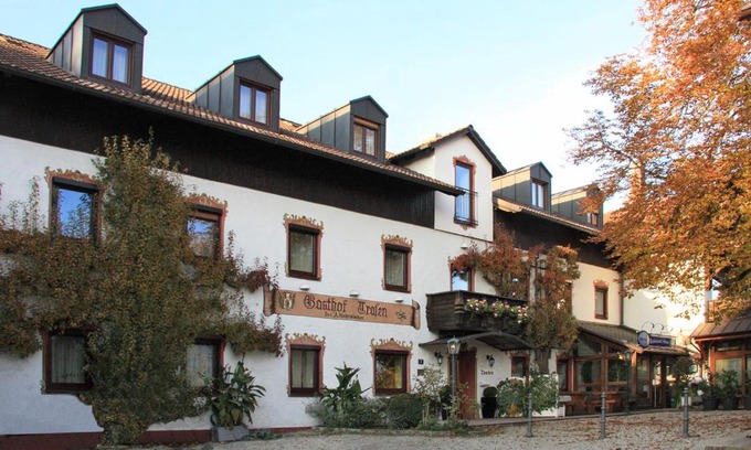 Waldkraiburg Hotel | Hotel Trasen