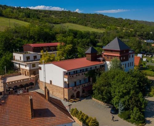 Kurdejov Hotel | Hotelový dům Kaskáda - Bed and Breakfast
