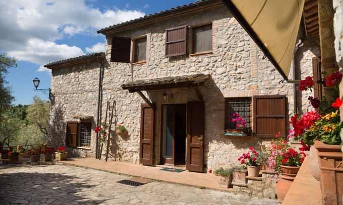 Avigliano Umbrio House | House among the oaks max 6 people