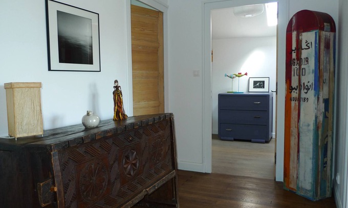 Vaulx En Velin Village Apartment | House between countryside and city