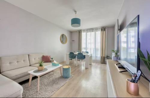 Bagneux Villa | House D by 1 minute metro for PARC EXPO and ORLY