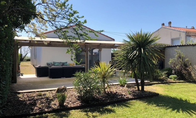 Port-des-Barques House | House facing the sea