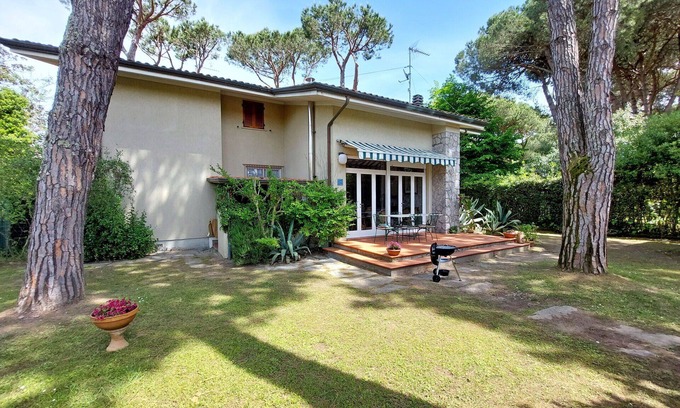 Ronchi House | House for 7 People with private garden near the Sea