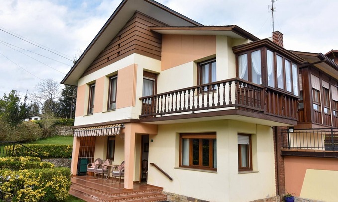 Lierganes Cottage | House in Liérganes with garden and games