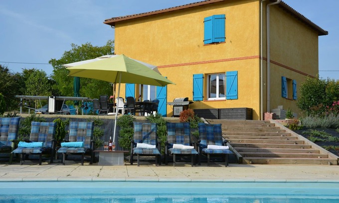 Piquecos Villa | House in Piquecos with Private Pool & Garden