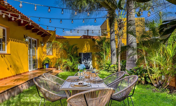 Buen Paso House | House in rural environment, Teide views, zen garden and BBQ (ideal for families).