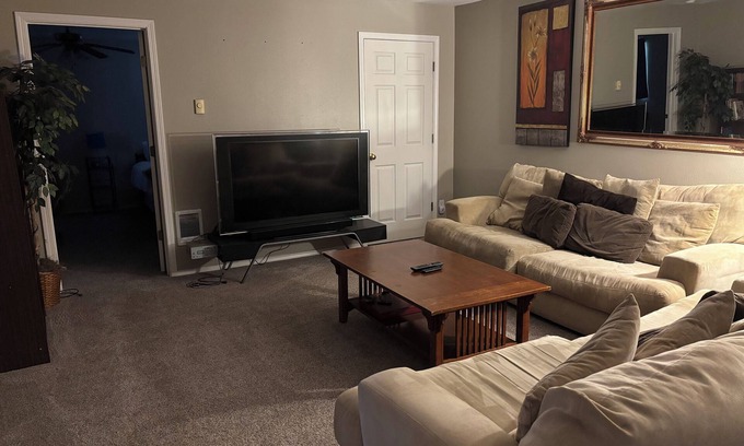 Fairview House | House near McMenamins Edgefield, Outlets, Blue Lake Park, Gorge, Hiking, Mt Hood