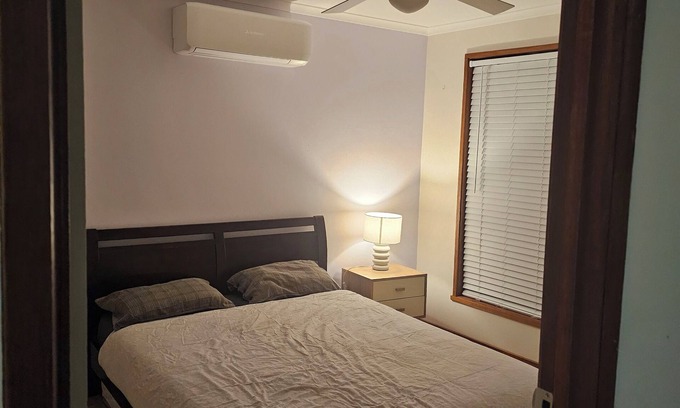 Meadow Heights House | House near Melbourne Airport