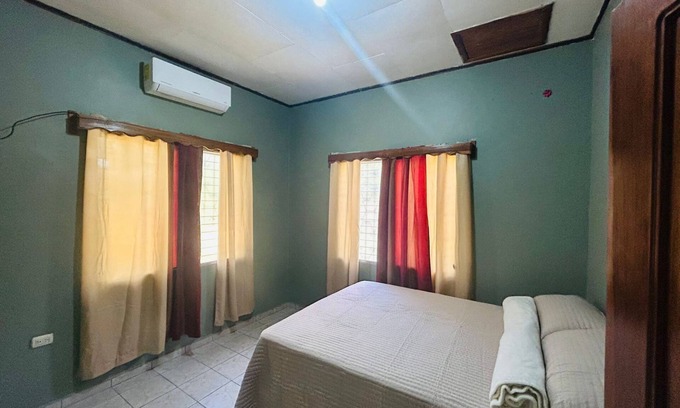 Puerto Cortes House | House near the beach in Tulian Campo