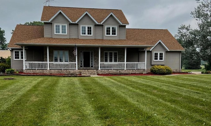 Palmyra House | House On Grass Runway with Fly-In/Fly-Out Access