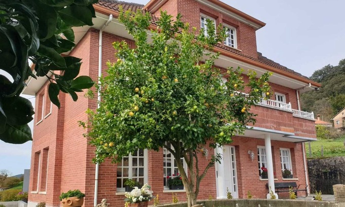 Mentera Barruelo House | House on the ASON river basin, in a quiet town.