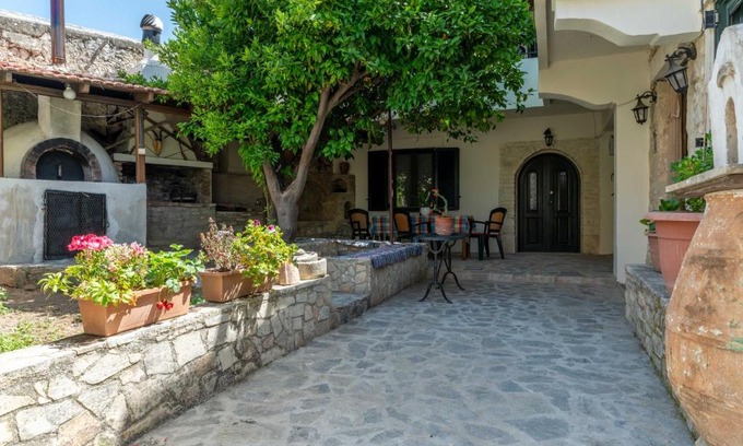 Zaros Apartment | House Rachati