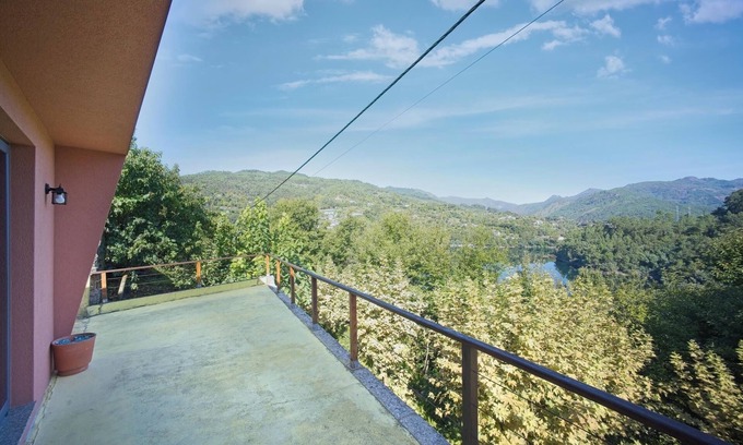 Vieira do Minho House | House - River Beach 2 minutes walk