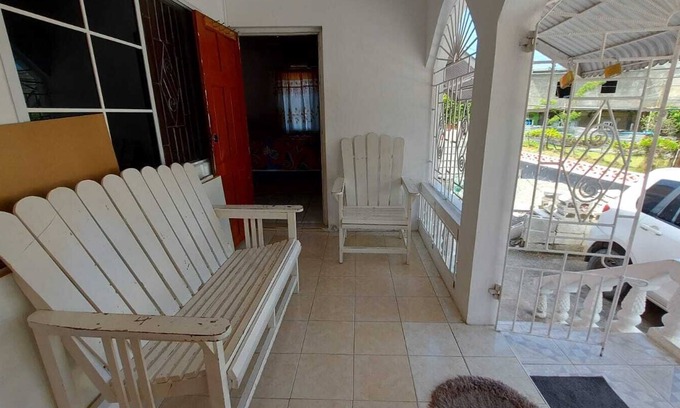 Port Morant House | House - Sleeps 4 - Patio - Parking
