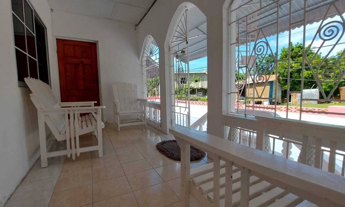 Port Morant House | House - Sleeps 6 - Patio - Parking