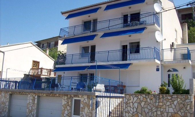Senj Apartment | House Sojat - great apartment with sea view