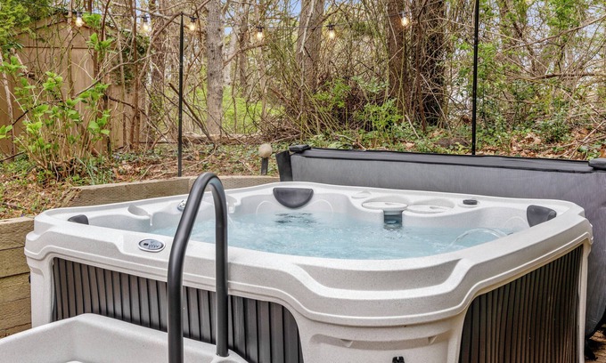 Brewster House | House with Cottage in quaint Brewster, Central to Cape Attractions and Beaches