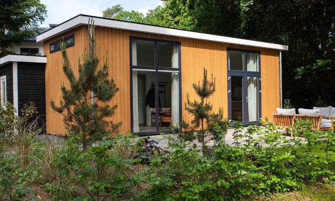 Municipality of Rhenen Ski Chalet | House with dishwasher, in nature reserve