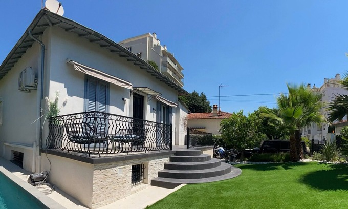 Saint Maurice House | House with pool and garden in a quiet town