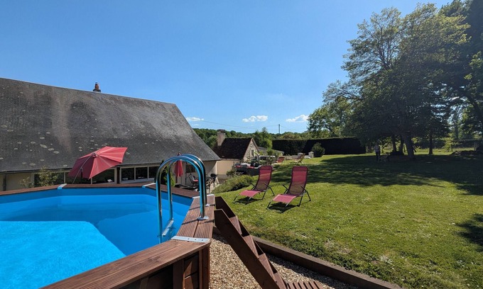 Rouvres-les-Bois Cottage | House with private pool and jacuzzi in Rouvres-les-Bois