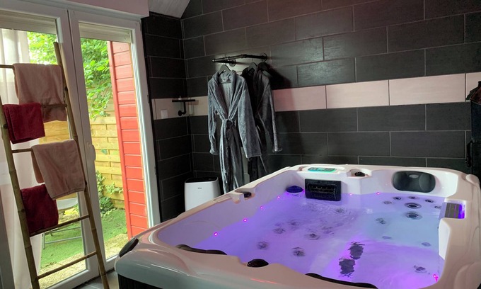 Licques House | House with spa for a relaxing vacation for 2