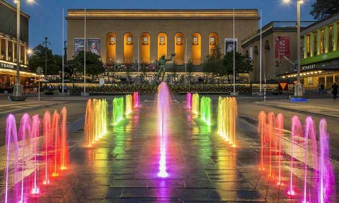 Centrum Boat Rental | Houseboat Vega 2 in Gothenburg City.