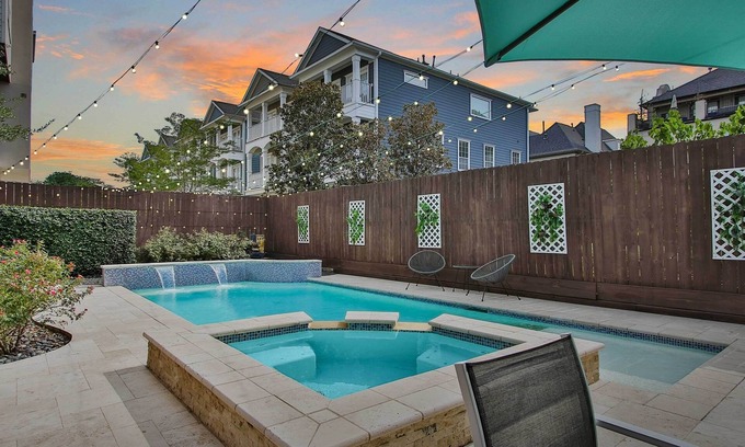 Shady Acres House | Houston Home Near Downtown w/Pool & Hot Tub!