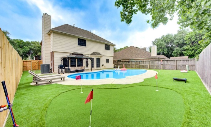 Katy House | Houston Huge Pool, miniGolf, Katy Asian Town, King