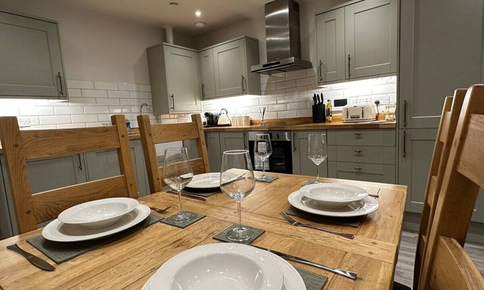 Oakham Condo | Hudson Apartment, Oakham Centre by Belmont Places