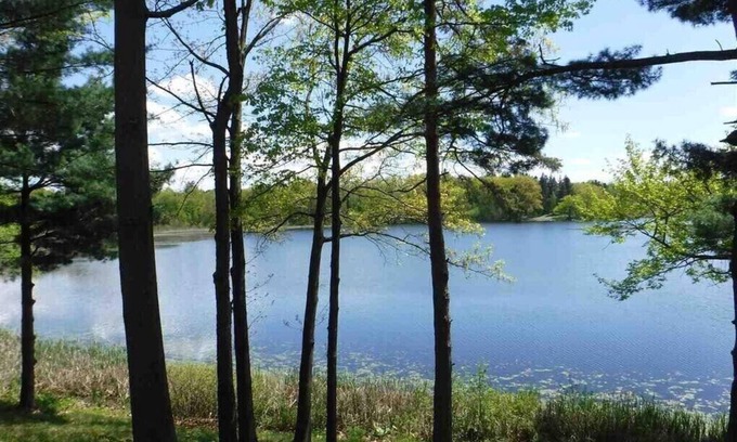 Valatie Cottage | Hudson: Martin Van Buren lake cottage lll (3)