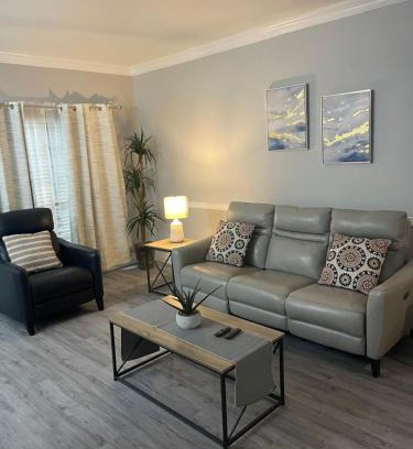 Houston Apartment | Huge one bedroom with 2 Queen size beds