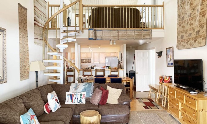 Crested Butte Condo | Huge Ski in Out Condo 4 Bdrm +Loft - Views! BBQ in Summer