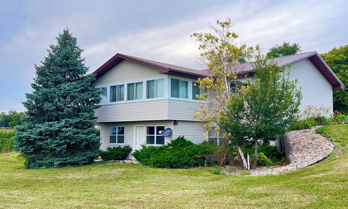 Spink County House | Hunting Lodge Outside of Redfield, SD