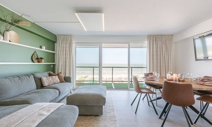 Blankenberge Apartment | Huswell - Frontal seaview apartment in Blankenberge