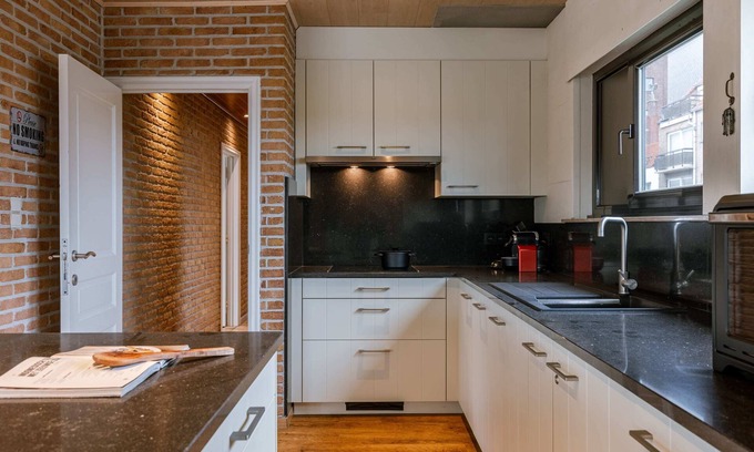 Raversijde Apartment | Huswell - Sunny & Stylish Beachside Retreat