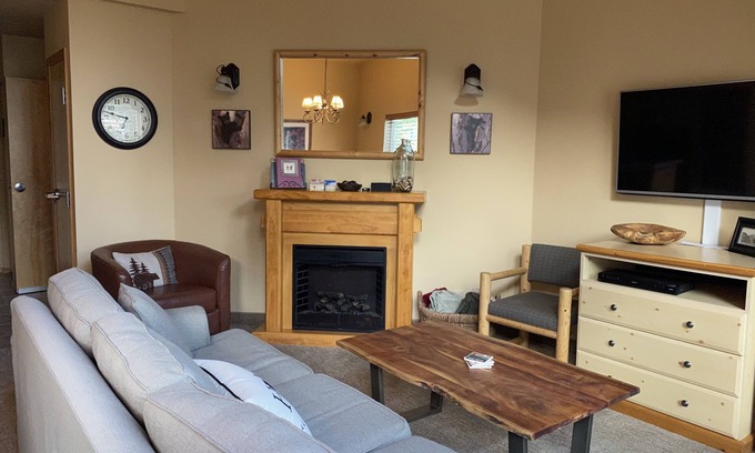 Downtown Leavenworth Condo | Icicle Village Resort, Luxury Queen Suite Condo. Just 1/2 mile from down town