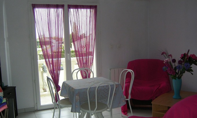 Nieulle-sur-Seudre Apartment | ideal for holidays in the week and spa guests, quiet and sunny, near the sea