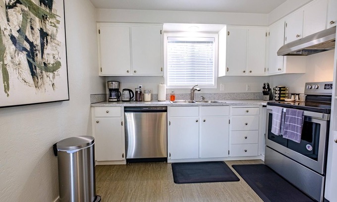 Morningside Apartment | Ideal for longer stays - quiet neighborhood - clean, safe and comfortable.