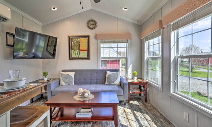 Pleasant Mount Cottage | Idyllic Poconos Cottage w/ Deck & Community Perks!