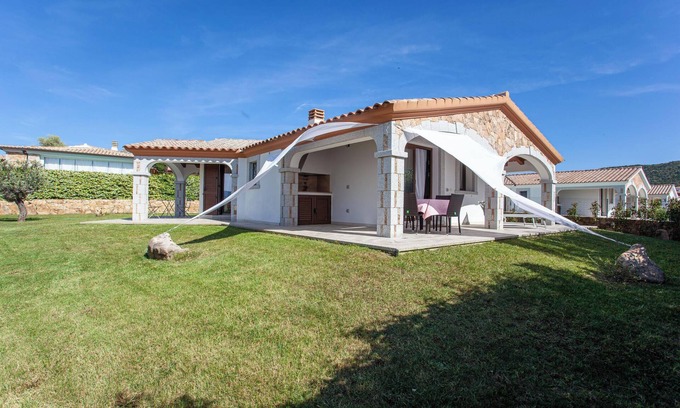 Tanaunella Villa | Idyllic Vacation Home "Oasi del relax" with Garden & Terrace