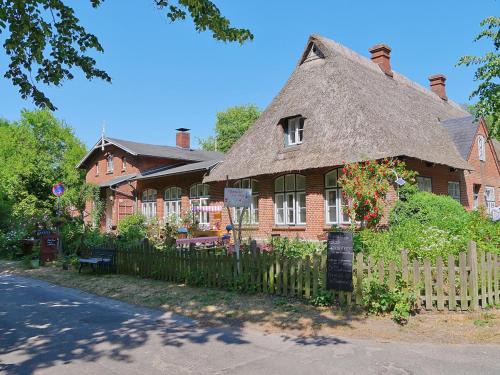 Quarnbek Apartment | Idyllische Ferienwohnung unter Reet