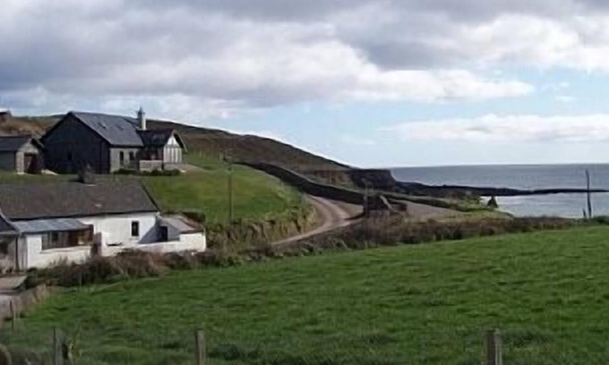 Ballycotton Cottage | 19th Century Cottage a Few Steps from the Beach