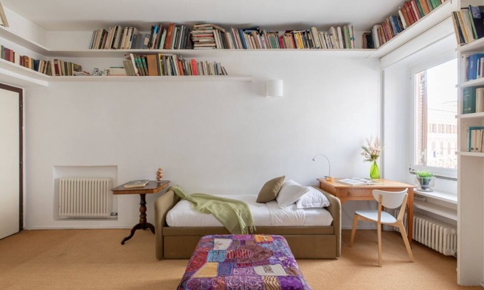 Rione III Colonna Apartment | iFlat | The Carpet Apartment