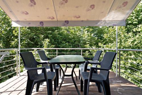 Pidima Kyras Apartment | Iguana studio 9